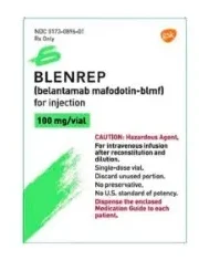 Primer plano de la caja de un medicamento llamada Blenrep para inyección con dosis de 100 mg/vial, fabricada por GSK